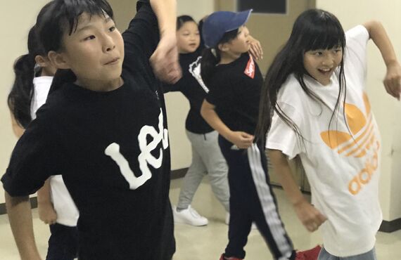 小学生・中学生が楽しみながら本格的なダンスを学べる環境 | 八代市でスポーツなら一般社団法人くま川スポーツアカデミー